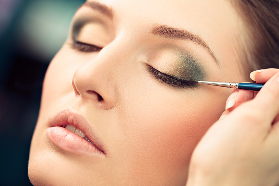 Woman in a session of make up